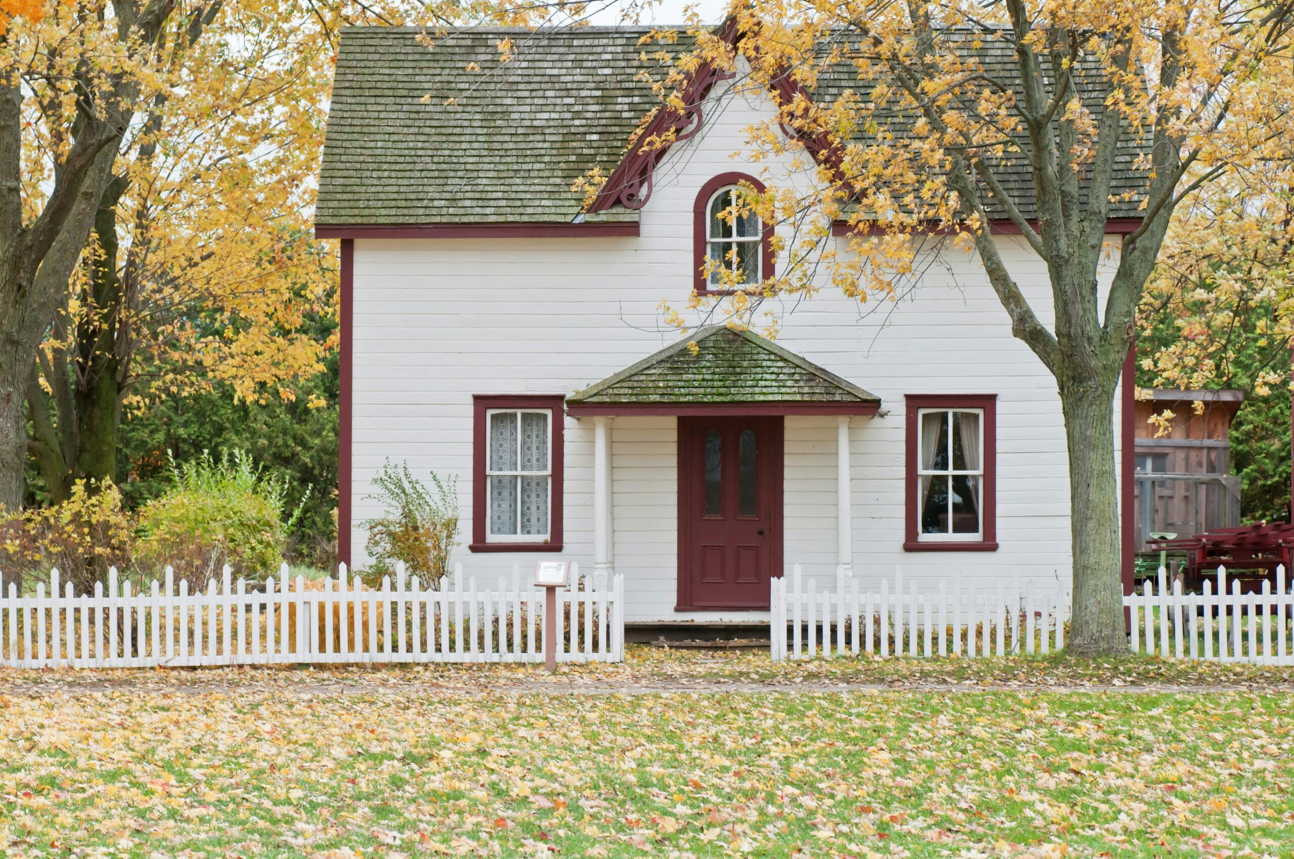 Enhancing Curb Appeal in HOA Communities: Tips for Homeowners