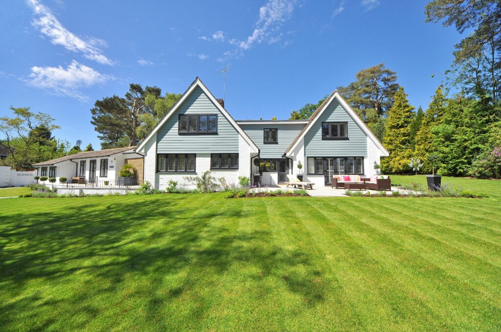 How to Choose the Right Management Company for Your Master-Planned Community